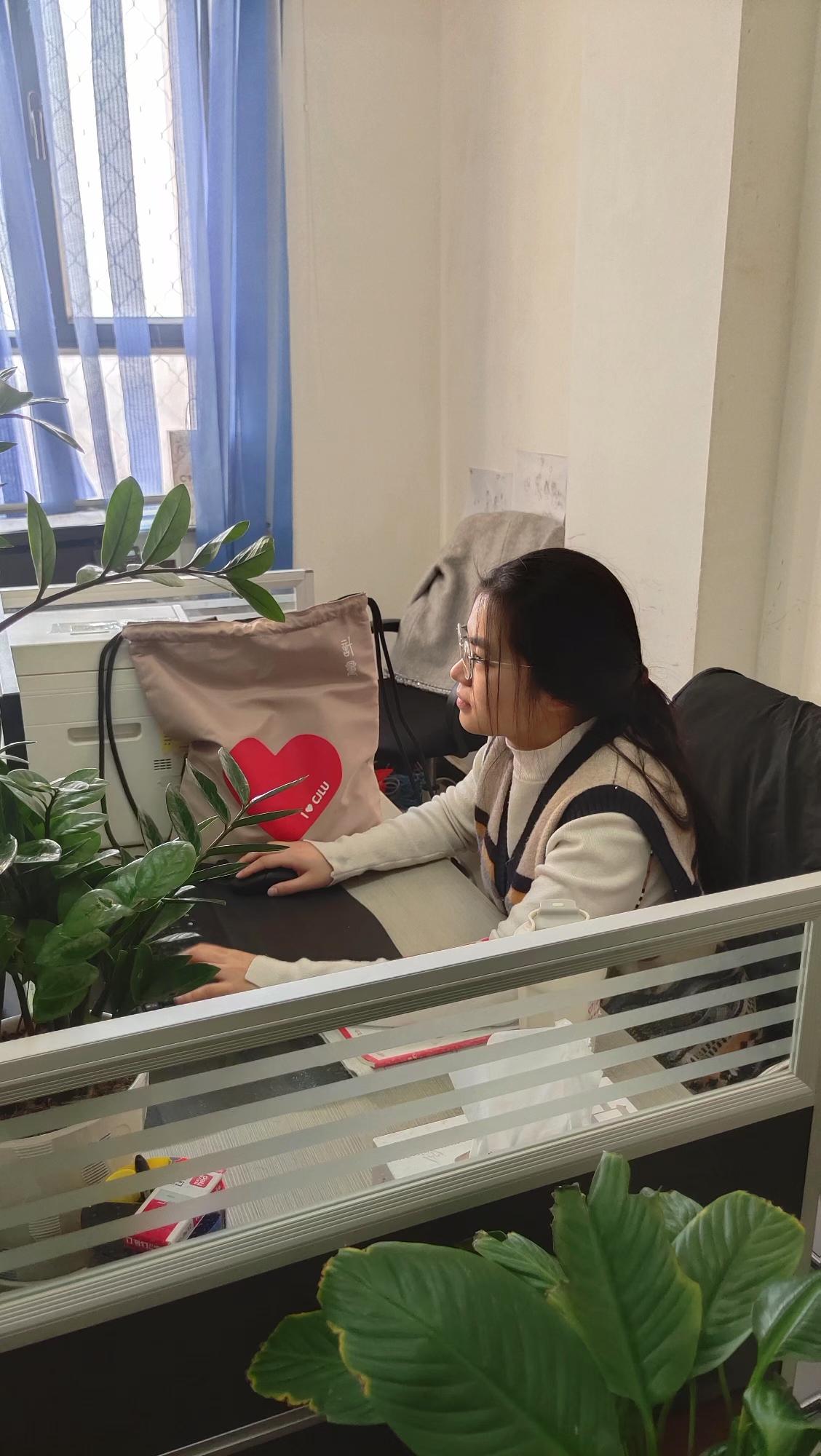 艺传学院柯慧祯工作照